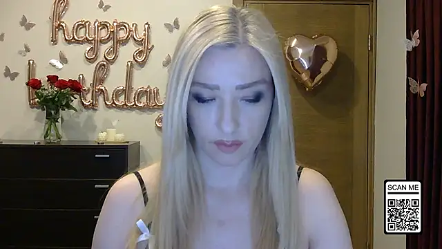 Snapshot of Wild_Silk_Desire chatting on April 10, 2026, 5:28 pm Wild Silk Desire online show from April 10, 2026, 5:28 pm