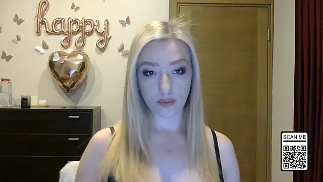 Snapshot of Wild_Silk_Desire chatting on April 15, 2026, 5:42 pm Wild Silk Desire online show from April 15, 2026, 5:42 pm