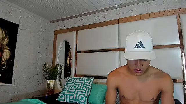 Snapshot of Charlot_Jeremy69 chatting on March 22, 2025, 10:48 pm Charlot Jeremy69 online show from March 22, 2025, 10:48 pm