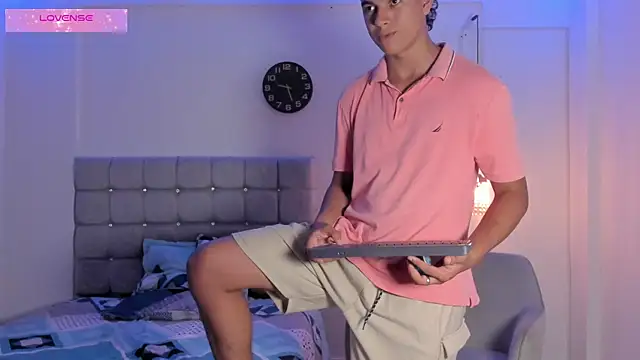 Snapshot of Santy_Stump chatting on September 25, 2025, 10:13 pm Santy Stump online show from September 25, 2025, 10:13 pm