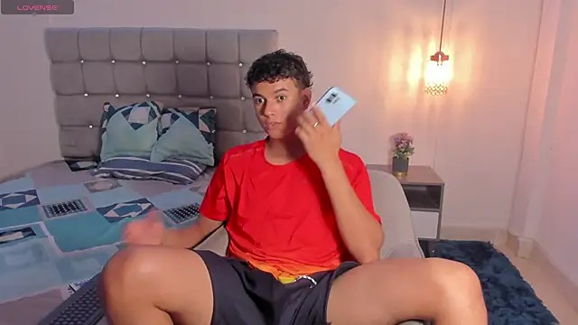 Snapshot of Santy_Stump chatting on October 30, 2025, 9:37 pm Santy Stump online show from October 30, 2025, 9:37 pm