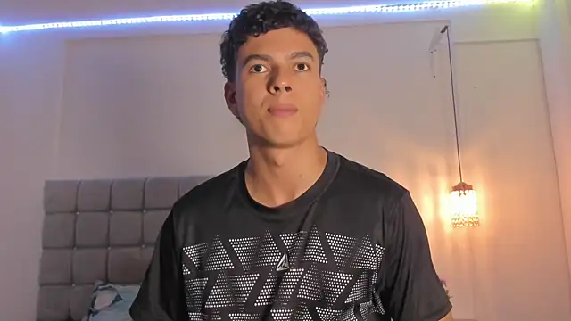 Snapshot of Santy_Stump chatting on November 30, 2025, 10:03 pm Santy Stump online show from November 30, 2025, 10:03 pm