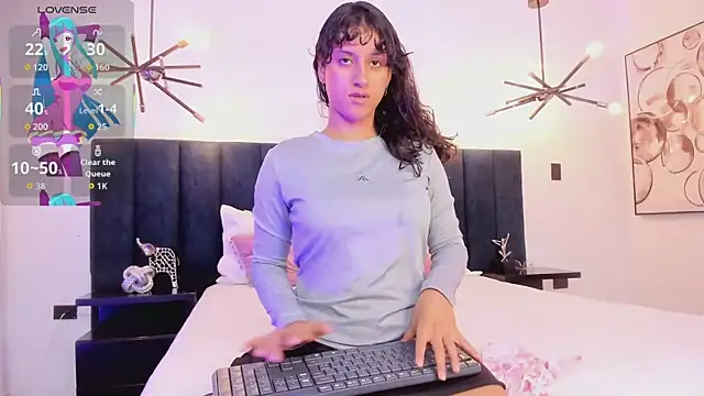 niia7 online show from December 4, 2025, 9:12 pm