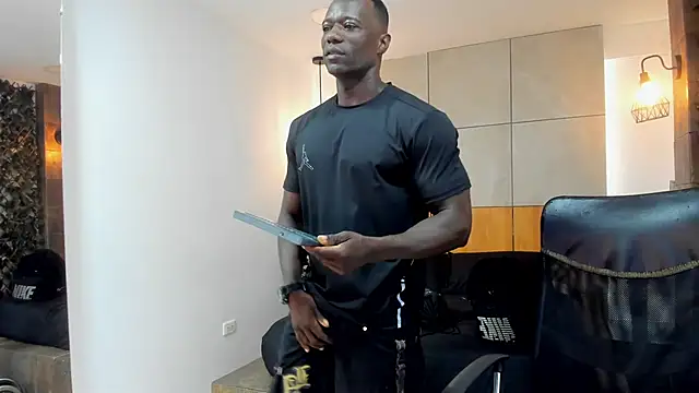 MarcusBlack  online show from December 3, 2025, 11:52 am