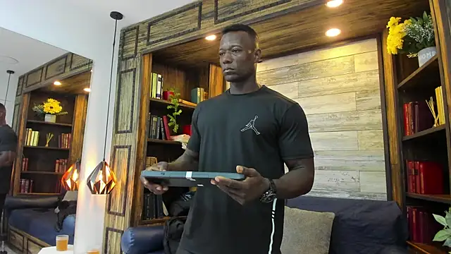 MarcusBlack  online show from December 19, 2025, 12:23 pm