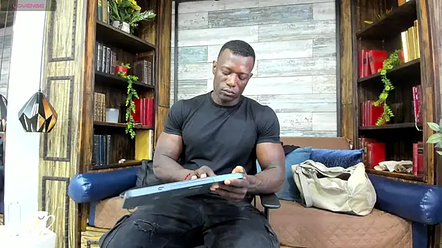 Snapshot of MarcusBlack_ chatting on May 26, 2026, 12:12 pm MarcusBlack online show from May 26, 2026, 12:12 pm