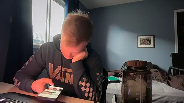 lustylyndon online show from April 23, 2026, 1:57 pm