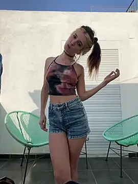 strangers2lovers online show from March 1, 2026, 3:47 pm