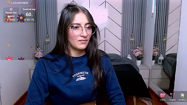 alesiamoore online show from March 10, 2026, 4:45 pm