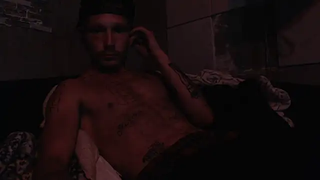 Snapshot of mastertrap chatting on October 1, 2025, 9:59 am mastertrap online show from October 1, 2025, 9:59 am