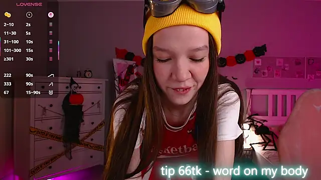 Shriya Sarann online show from October 29, 2025, 2:19 pm