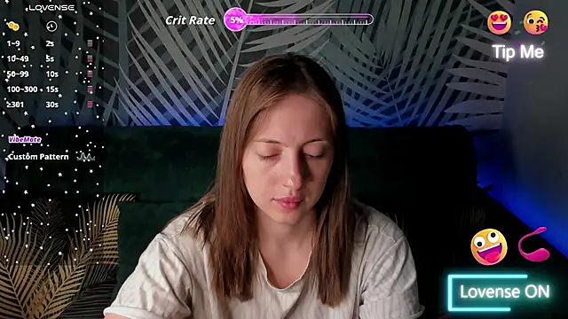 Snapshot of ChristyCrayme chatting on May 6, 2026, 10:04 pm ChristyCrayme online show from May 6, 2026, 10:04 pm