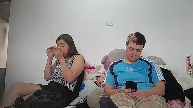 Snapshot of twodoo chatting on October 31, 2025, 4:30 pm twodoo online show from October 31, 2025, 4:30 pm