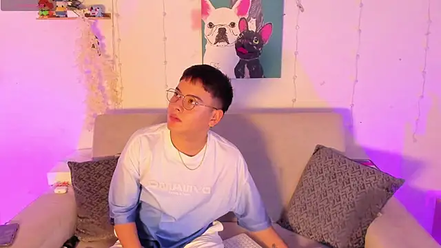 Snapshot of Young_Ben chatting on May 15, 2026, 10:50 pm Young Ben online show from May 15, 2026, 10:50 pm