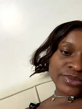 Snapshot of Lil-shawrie chatting on December 20, 2025, 6:42 am Lil-shawrie online show from December 20, 2025, 6:42 am