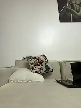 Snapshot of Lil-shawrie chatting on February 12, 2026, 12:33 pm Lil-shawrie online show from February 12, 2026, 12:33 pm