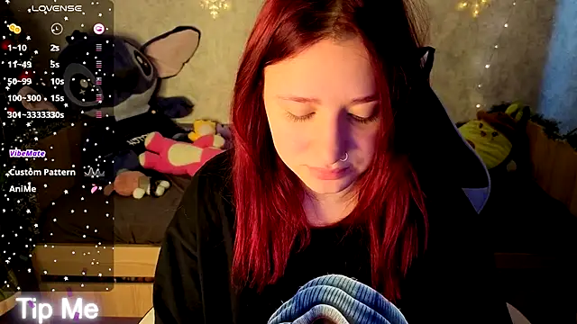 Snapshot of Mini_Lady1 chatting on December 16, 2025, 9:03 am Mini Lady1 online show from December 16, 2025, 9:03 am