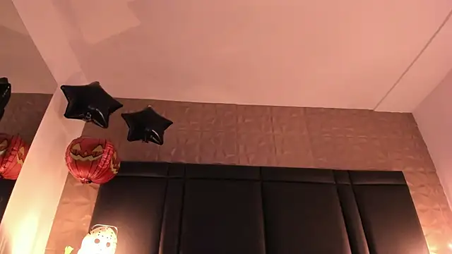 AxelThompson  online show from October 25, 2025, 10:56 am