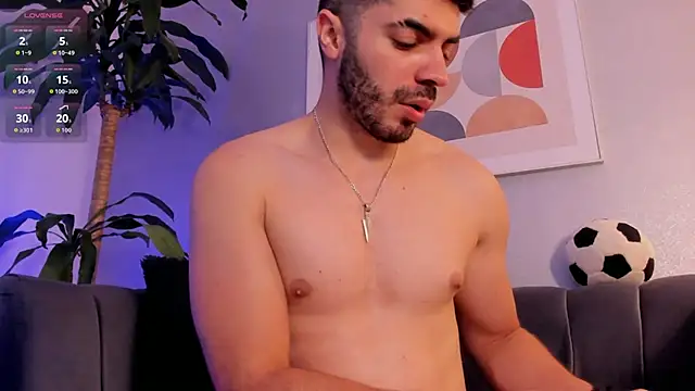 AxelThompson  online show from December 5, 2025, 11:19 am