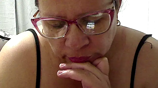 luciana69hot online show from April 15, 2026, 8:31 pm