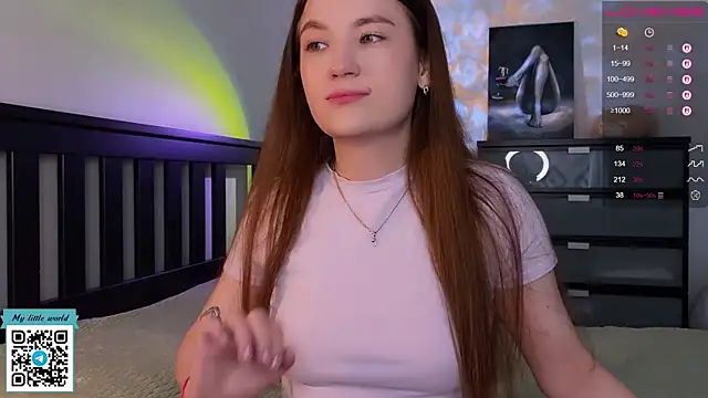 Snapshot of mia_here chatting on October 3, 2025, 11:07 am mia here online show from October 3, 2025, 11:07 am