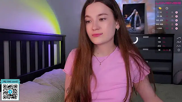 Snapshot of mia_here chatting on October 5, 2025, 8:18 pm mia here online show from October 5, 2025, 8:18 pm