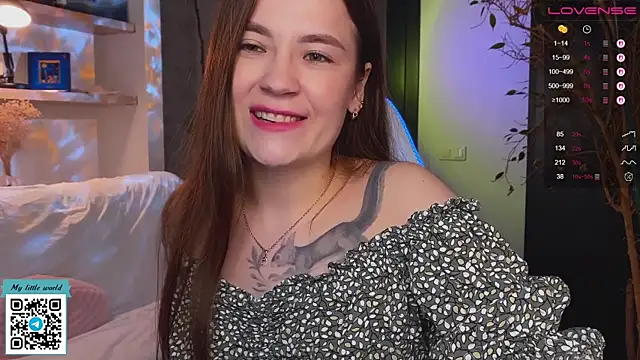 Snapshot of mia_here chatting on October 21, 2025, 11:11 am mia here online show from October 21, 2025, 11:11 am