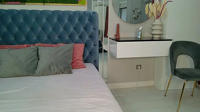 SiennaPierce online show from February 25, 2026, 5:28 am