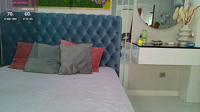 SiennaPierce online show from April 3, 2026, 11:19 am