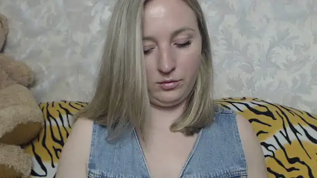 hotsteacher online show from June 25, 2026, 9:30 pm