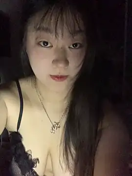 xialuo25 online show from April 27, 2026, 3:54 pm