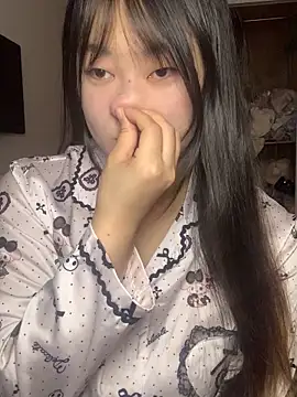 xialuo25 online show from June 14, 2026, 3:41 am