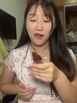 xialuo25 online show from June 24, 2026, 11:15 pm