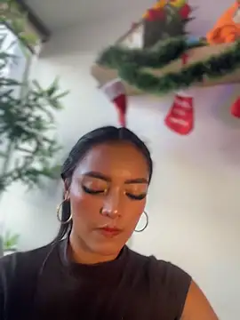 Snapshot of im-isabella chatting on December 3, 2025, 9:57 pm im-isabella online show from December 3, 2025, 9:57 pm