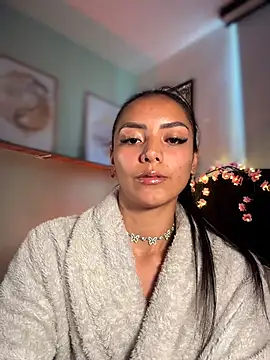 Snapshot of im-isabella chatting on February 5, 2026, 9:19 pm im-isabella online show from February 5, 2026, 9:19 pm