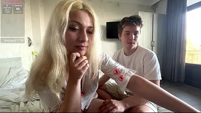 Snapshot of Hikki_ chatting on November 5, 2025, 12:16 pm Hikki online show from November 5, 2025, 12:16 pm