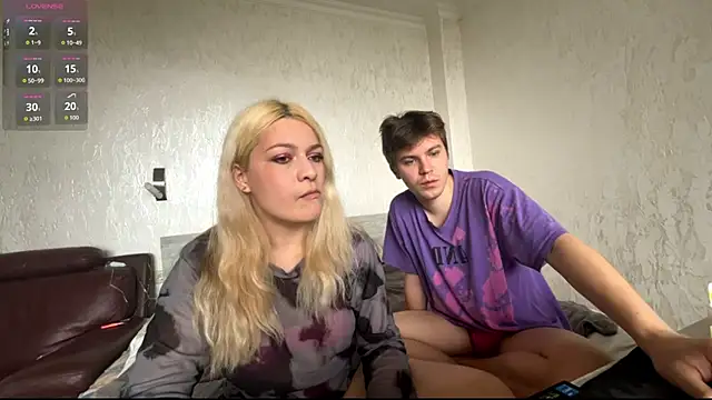 Snapshot of Hikki_ chatting on November 10, 2025, 12:04 pm Hikki online show from November 10, 2025, 12:04 pm