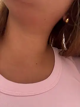 sara calderon online show from November 18, 2025, 2:21 pm