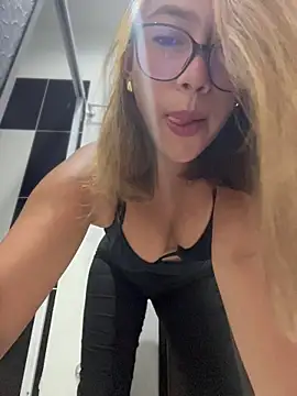 sara calderon online show from December 2, 2025, 1:28 pm