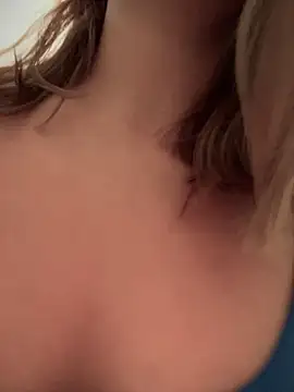 Snapshot of sara_calderon chatting on December 18, 2025, 1:28 pm sara calderon online show from December 18, 2025, 1:28 pm