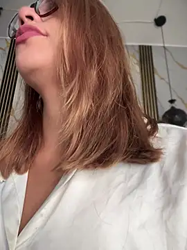 Snapshot of sara_calderon chatting on December 19, 2025, 1:29 pm sara calderon online show from December 19, 2025, 1:29 pm