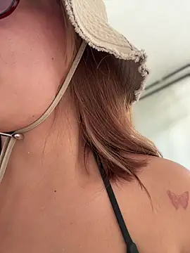 Snapshot of sara_calderon chatting on January 8, 2026, 1:35 pm sara calderon online show from January 8, 2026, 1:35 pm