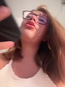 Snapshot of sara_calderon chatting on January 14, 2026, 1:28 pm sara calderon online show from January 14, 2026, 1:28 pm