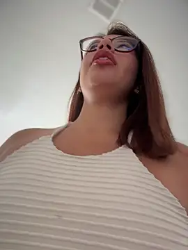 Snapshot of sara_calderon chatting on March 18, 2026, 1:58 pm sara calderon online show from March 18, 2026, 1:58 pm