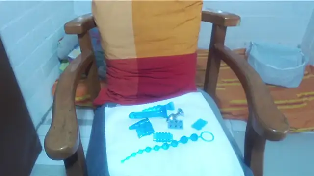 rose-crystal online show from February 5, 2026, 9:19 pm