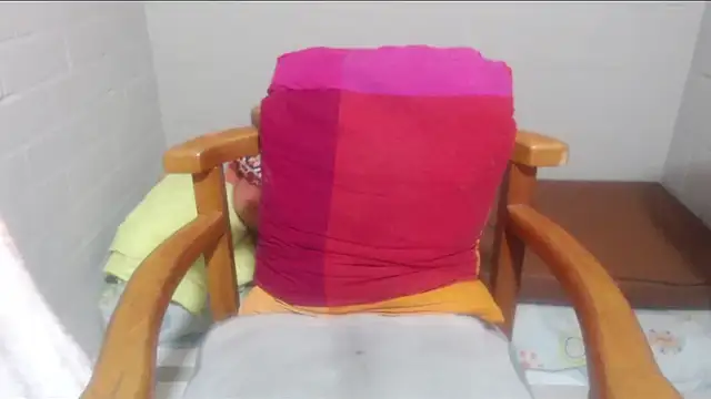 rose-crystal online show from March 15, 2026, 11:44 pm