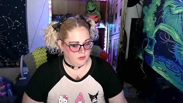 Snapshot of Kinky_Witch chatting on April 17, 2026, 4:32 pm Kinky Witch online show from April 17, 2026, 4:32 pm