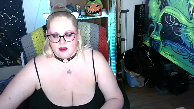 Snapshot of Kinky_Witch chatting on April 22, 2026, 5:47 pm Kinky Witch online show from April 22, 2026, 5:47 pm
