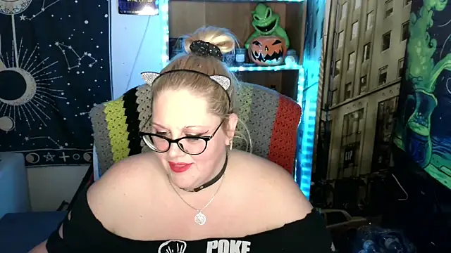 Snapshot of Kinky_Witch chatting on May 1, 2026, 1:32 am Kinky Witch online show from May 1, 2026, 1:32 am