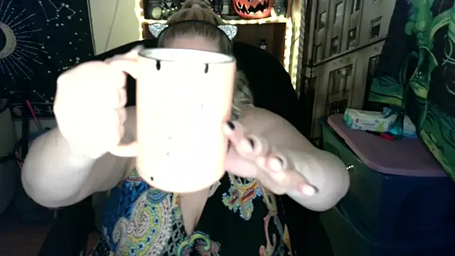 Snapshot of Kinky_Witch chatting on May 11, 2026, 1:11 am Kinky Witch online show from May 11, 2026, 1:11 am